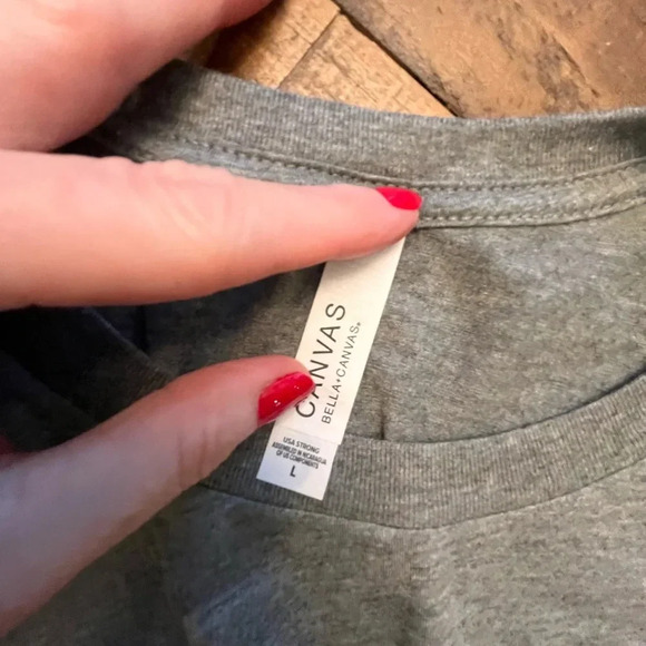 ~Dog Mom~ T-Shirt - Large - Picture 4 of 4